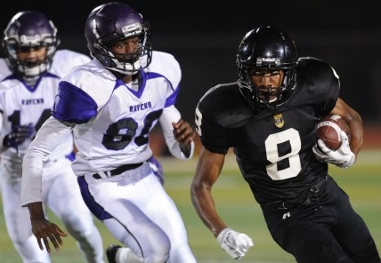Rubidoux senior Robert Taylor (8) ran hard in Week 7. / Photo by MILKA SOKO for The Press-Enterprise